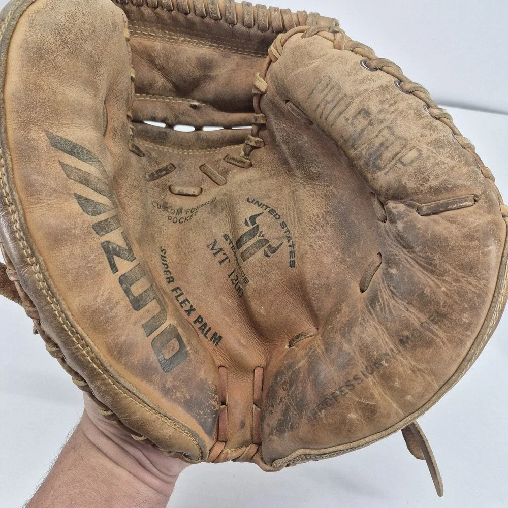 Mizuno MT1200 RHT Catchers Mitt  Leather  Professional Model Max Flex VTG Glove